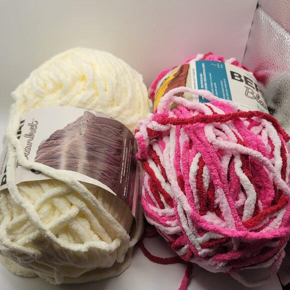 Yarnpiration Bernat Blanket (NWT) - Picture 5 of 8